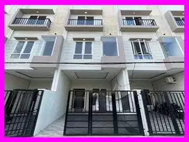 dhyana Rumah baru ukuran 3x10.5m furnish di komplek taman ratu