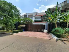 Rumah 2 Lantai Bagus Furnished SHM di Bukit Golf Riverside, Bogor