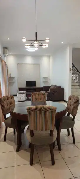 Dijual Rumah Furnish di Kota Baru Parahyangan, dekat Halte siap huni
