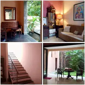 Graha Santoso Disewakan rumah modern tropis dekat Raya merr Rungkut