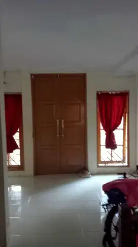 Rumah Lama Layak Pakai di Kav DKI Murah