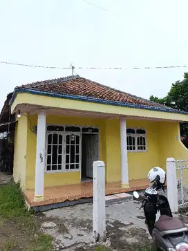 Rumah area padat penduduk di desa dukuhturi ketanggungan brebes