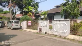 Dijual rumah tua hitung tanah di pejaten Jakarta Selatan