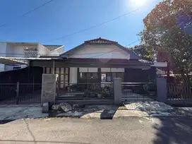 Dijual MURAH Strategis bagus nyaman pusat kota di daerah Turangga