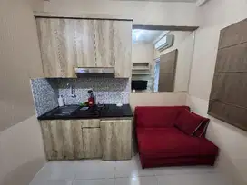 Sewa Apartemen Green Pramuka Tower Mall, 2BR, Akses Mudah ke Mall