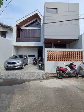 DIJUAL RUMAH MODERN DI JAGAKARSA, JAKARTA SELATAN
