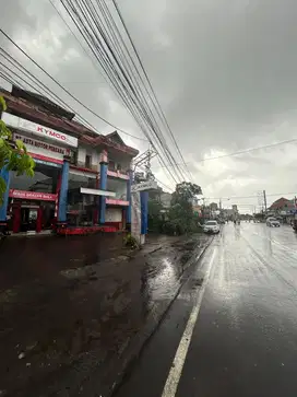Jual Bangunan 3 Lantai di Jl.Utama Teuku Umar