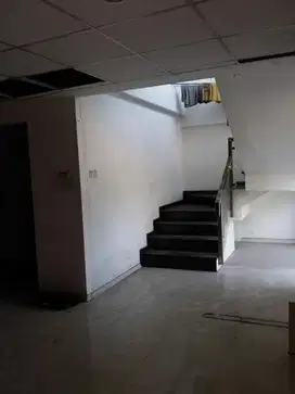 Di sewakan ruko nol jalan raya jl Perak barat cck uti kantor dll