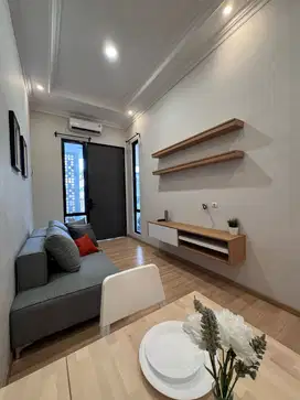 Rumah dijual semi furnished pakuwon city cantik 1M an