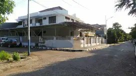 Rumah Hoek besar 2 lantai siap huni di Kayu Putih, Jakarta Timur