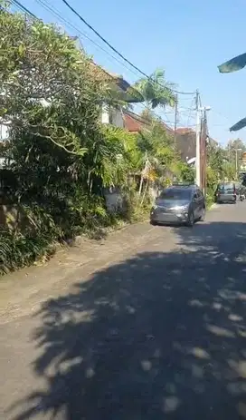 Dijual rumah 2 lantai di Kota Denpasar, 690/510 m2, SHM