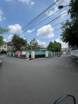 Dijual rumah tua hitung tanah di Pejaten
