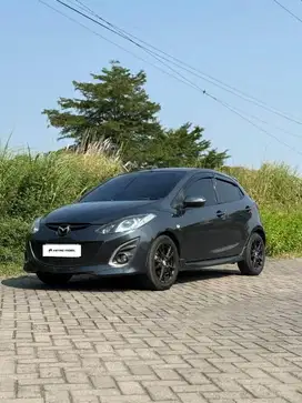MAZDA 2 2012 / 2012 Matic Bagus Kredit Garansi Murah Bekas Surabaya