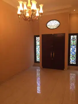 Dijual rumah asri dan aman 2 Lantai daerah kebunjeruk joglo komplek