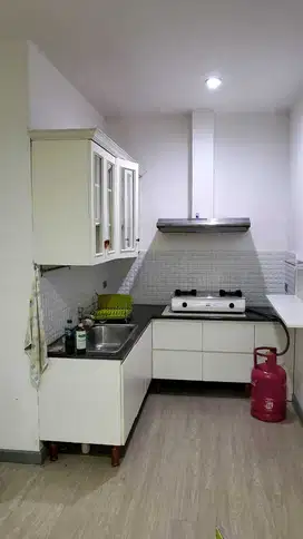 Jual Cepat, Rumah Rapih 2Lt Siap Huni Posisi Hoek Di STS, Nego