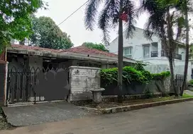 Di jual rumah tua hitung tanahJL.KOMPLEK PATRA KUNINGAN JAKARTA