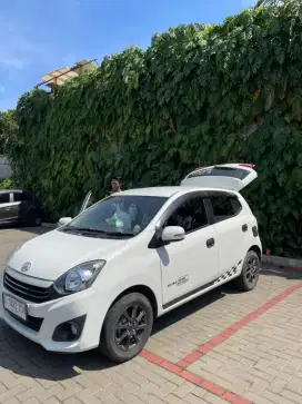 Mobil ayla type x 1000 cc 2022