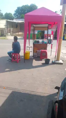 Dibutuhkan pegawai jaga Outlet Es teler