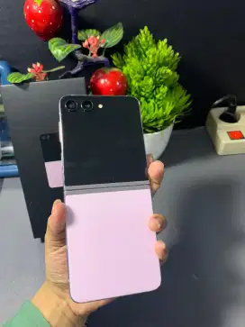 SAMSUNG Z FLIP 5  RAM 8/256GB ORIGINAL SEIN NORMAL 

TAMPILAN MEWAH SA