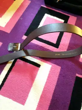Ikat pinggang branded lois origina l kondisi seperti baru dan murah