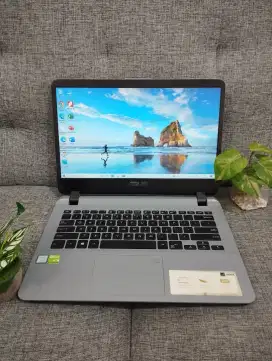 Laptop asus vivobook Core i7 gen 8 . VGA.