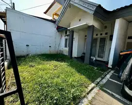 Di jual rumah siap huni di komplek depok maharaja