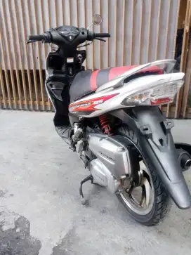 Skywave 125 putih hitam