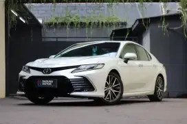 Toyota CAMRY 2.5 V AT 2022 Putih (Sangat Mulus)