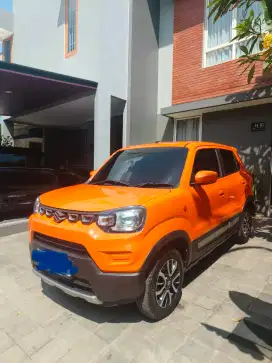 Suzuki S-Presso 4x2 Bensin Matic A/T 2018 Orange