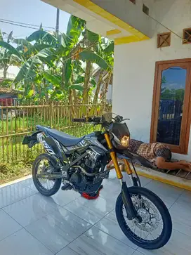 Dijual cepat motor Kawasaki D-Tracker 150 SE tahun 2021  ️