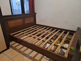 Dipan kayu jati
