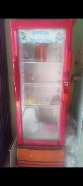 Showcase 1 Pintu