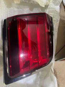 Lampu belakang LX570 2010