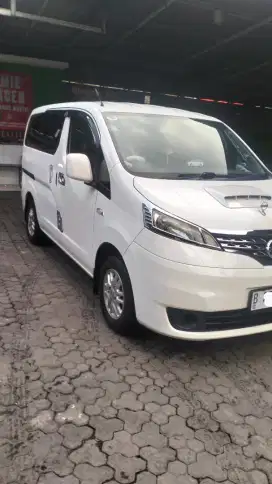 JUAL CEPAT NISSAN EVALIA SV M/T 2013 TERAWAT