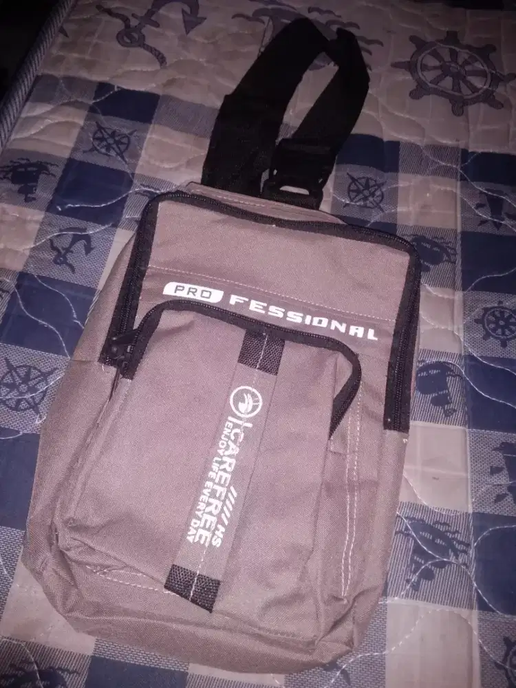 Tas selempang pria