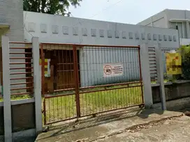 Dijual Rumah Hitung Tanah di Griya Loka Luas 1000 Meter