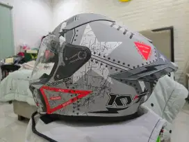 Dijual Helm KYT R2R Size XL (61-62) Weight 1650±50gr