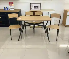 Set Meja Makan Minimalis