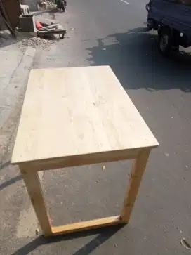 Meja makan serbaguna minimalis