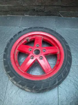 Velg depan vespa lx / s