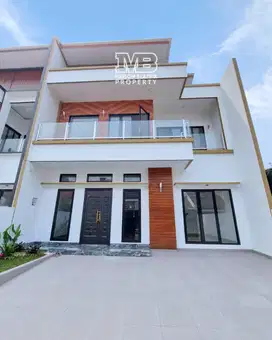RUMAH MEWAH CANTIK SIAP HUNI (READY 2 UNIT) LOKASI STRATEGIS