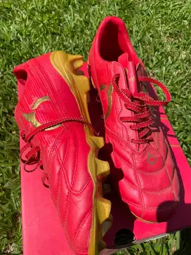 sepatu bola Ortuseight Catalyst Meister V2 K-Lea FG - Ortred Gold