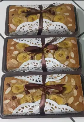 Bolu Pisang Kismis Almond