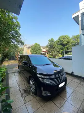 Nissan Elgrand 2011