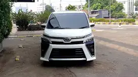 Toyota Voxy 2.0 ATPM Putih 2018 km.61rb Good Condition Bisa TT
