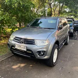Pajero Sport Dakar Solar 4x2 AT 2014 - Pemakaian Pribadi (LOW KM)