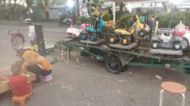 Lowongan DUDUK MANIS.WAJIB Pasangan.ADA MESS.u/jaga kereta Anak+BERKAH