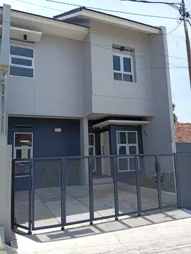 Rumah Bangunan Baru Minimalis Cihanjuang Siap Huni