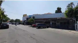 Lokasi Strategis Rumah Tinggal / Ruang Usaha
