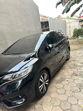 Honda jazz rs 2018 at hitam